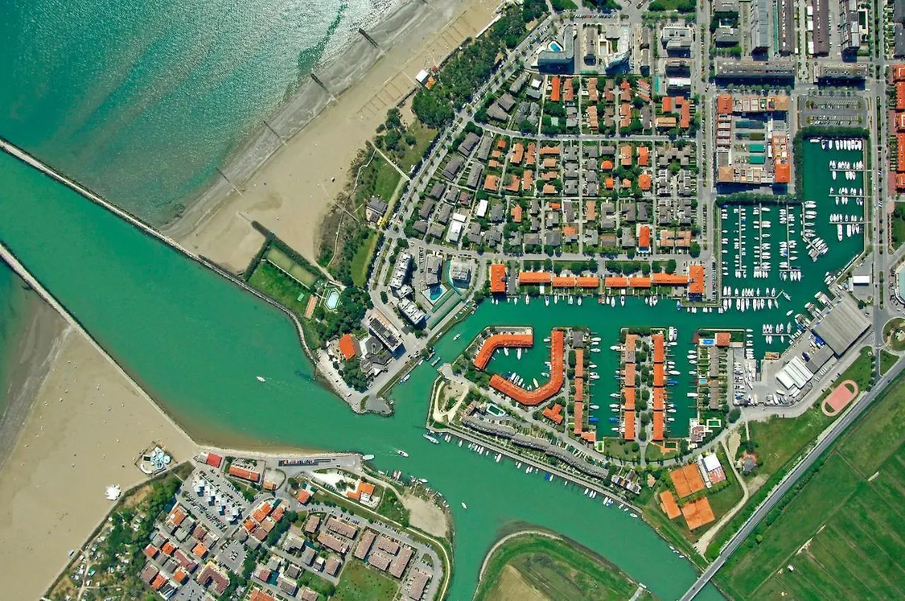Bright Apartment With Terrace - Beahost Porto Santa Margherita di Caorle 0*,