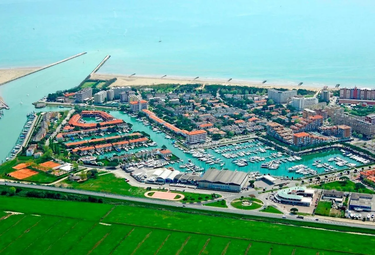 Bright Apartment With Terrace - Beahost Porto Santa Margherita di Caorle